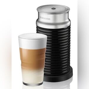 Nespresso Aeroccino 3 Hot & Cold Milk Frother NEW